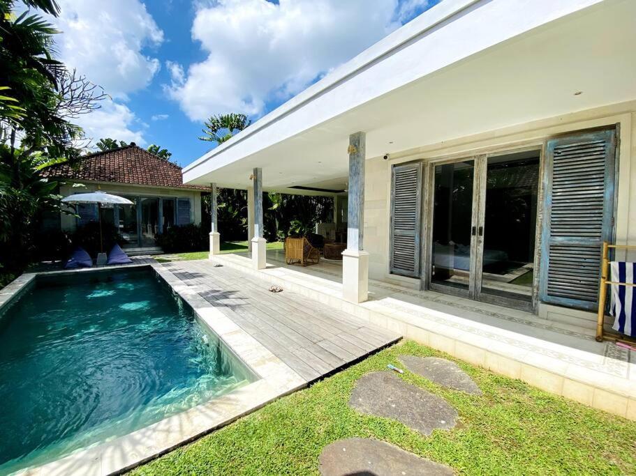 Villa Biru - 500M Batubelig Beach Canggu  Ngoại thất bức ảnh