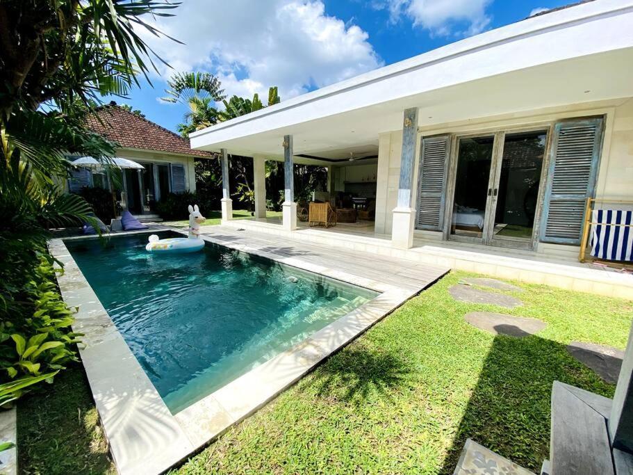 Villa Biru - 500M Batubelig Beach Canggu  Ngoại thất bức ảnh