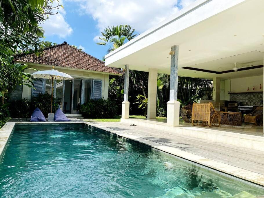 Villa Biru - 500M Batubelig Beach Canggu  Ngoại thất bức ảnh
